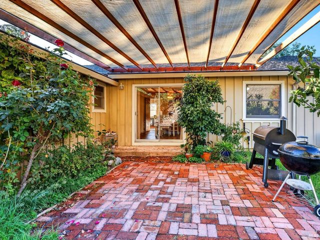 351 View Dr, Ukiah, CA 95482