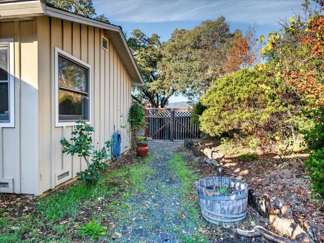 351 View Dr, Ukiah, CA 95482