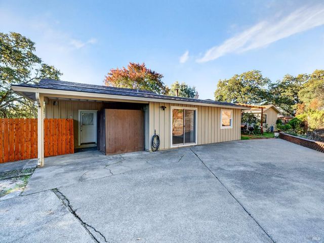 351 View Dr, Ukiah, CA 95482