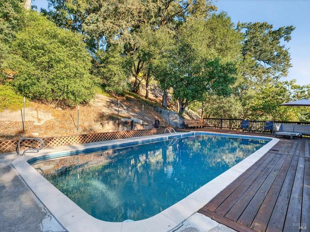 351 View Dr, Ukiah, CA 95482