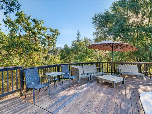 351 View Dr, Ukiah, CA 95482
