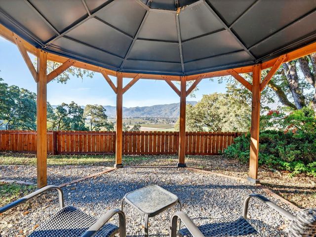 351 View Dr, Ukiah, CA 95482