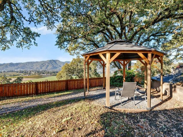 351 View Dr, Ukiah, CA 95482