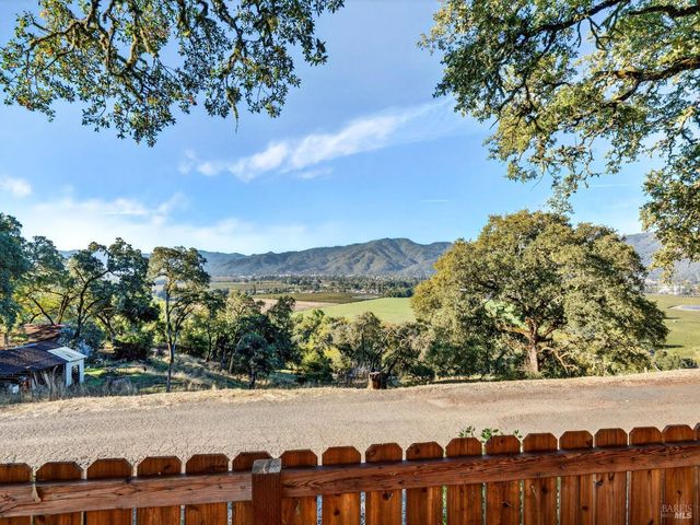 351 View Dr, Ukiah, CA 95482