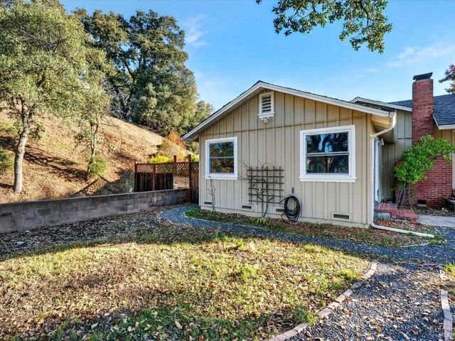 351 View Dr, Ukiah, CA 95482