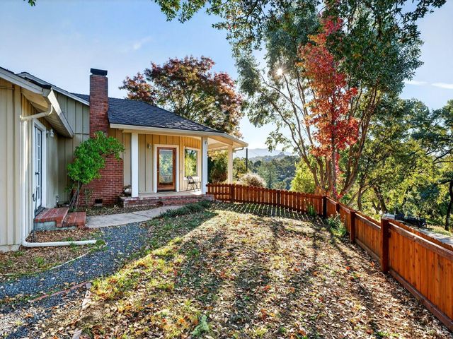 351 View Dr, Ukiah, CA 95482
