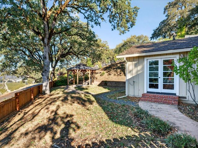 351 View Dr, Ukiah, CA 95482