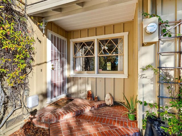 351 View Dr, Ukiah, CA 95482