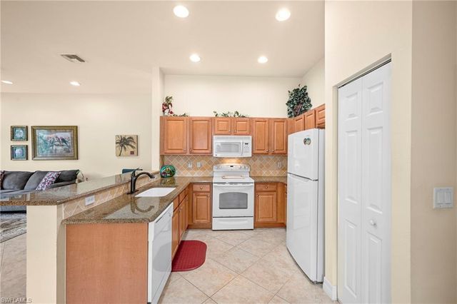 11104 Yellow Poplar DR, Fort Myers, FL 33913