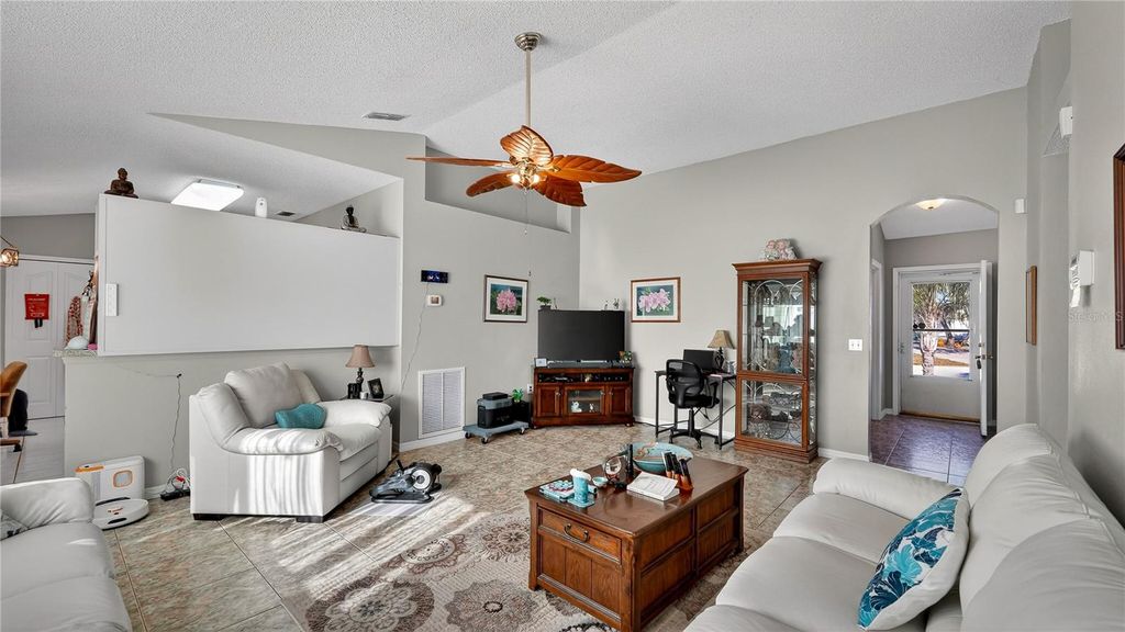 Image 5 of property listing at 2563 SHEFFIELD DRIVE, Deltona, FL 32738