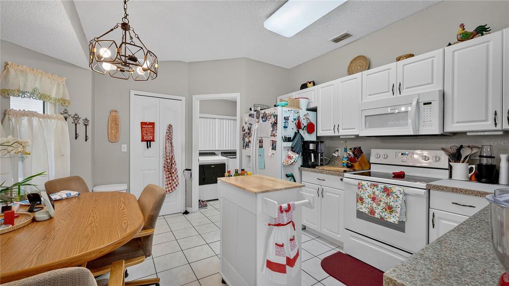 Image 6 of property listing at 2563 SHEFFIELD DRIVE, Deltona, FL 32738