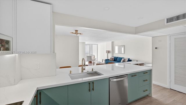 6450 Collins Ave 903, Miami Beach, FL 33141