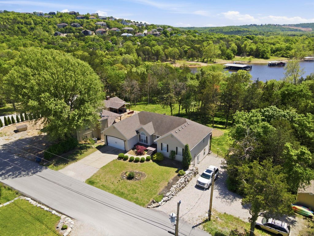 1269 Clevenger Cove Road, Hollister, MO 65672