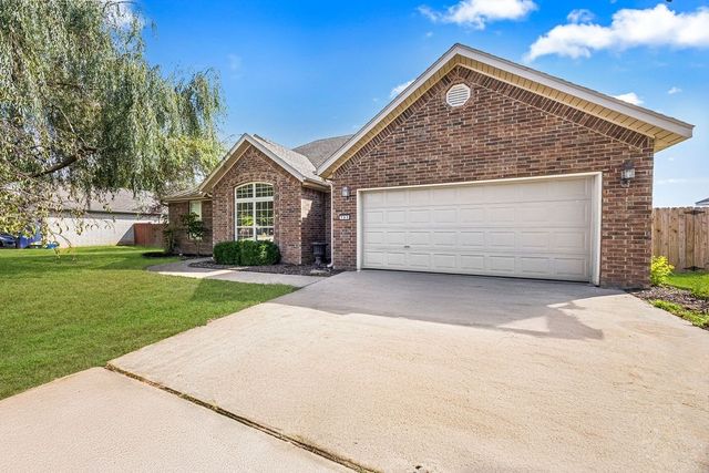 703 Grant Avenue, Prairie Grove, AR 72753