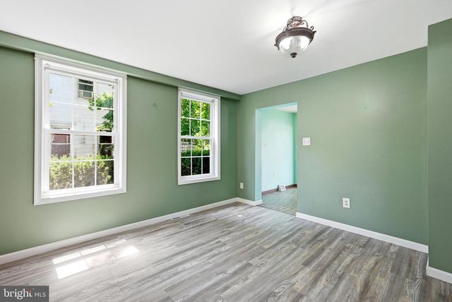 242 TRENTON AVE, Laurel Springs, NJ 08021