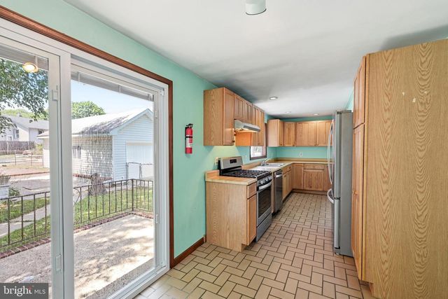 242 TRENTON AVE, Laurel Springs, NJ 08021