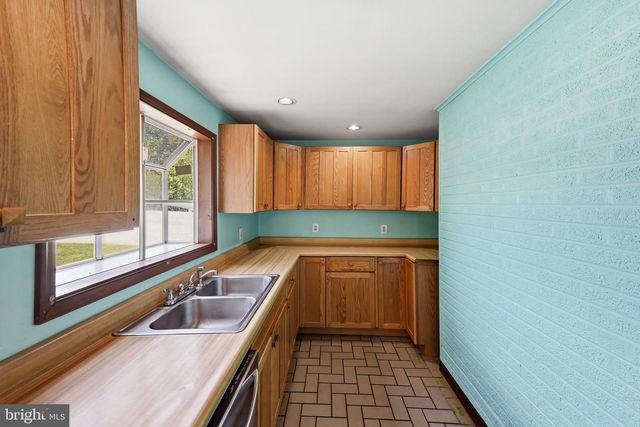 242 TRENTON AVE, Laurel Springs, NJ 08021