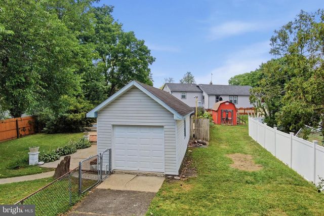 242 TRENTON AVE, Laurel Springs, NJ 08021