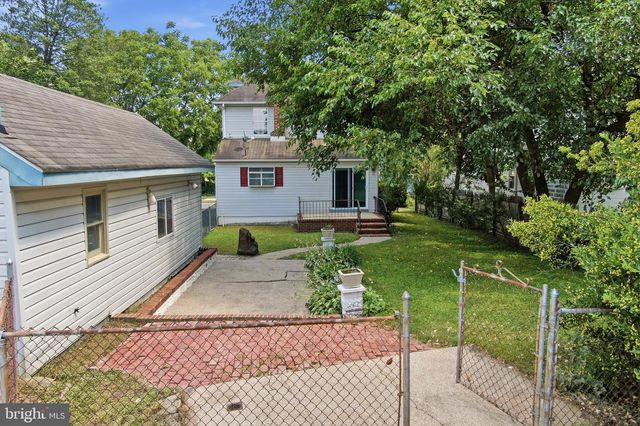 242 TRENTON AVE, Laurel Springs, NJ 08021