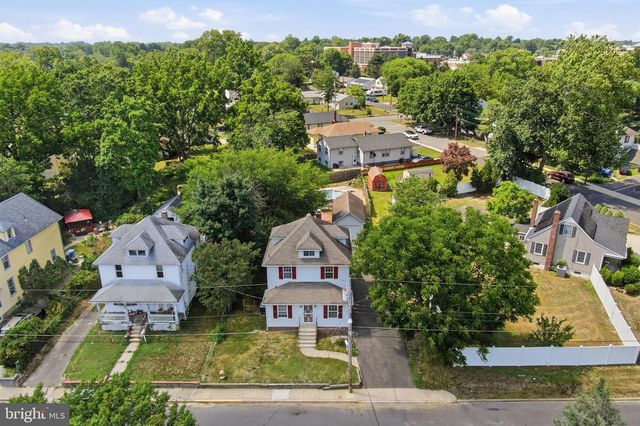 242 TRENTON AVE, Laurel Springs, NJ 08021