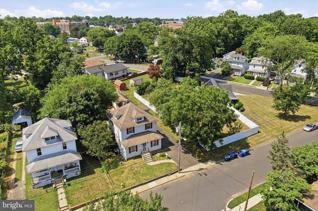 242 TRENTON AVE, Laurel Springs, NJ 08021