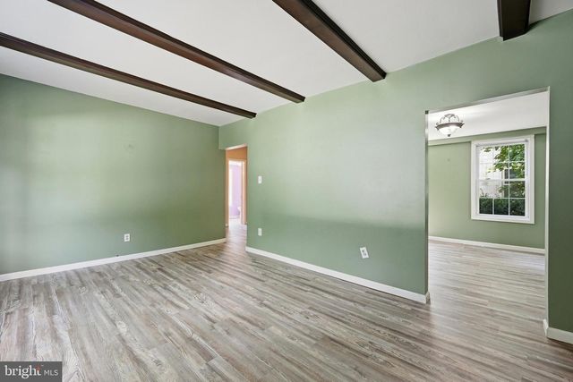 242 TRENTON AVE, Laurel Springs, NJ 08021