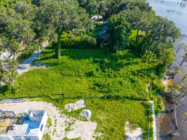 2214 TIVOLI Lane, St. Johns, FL 32259