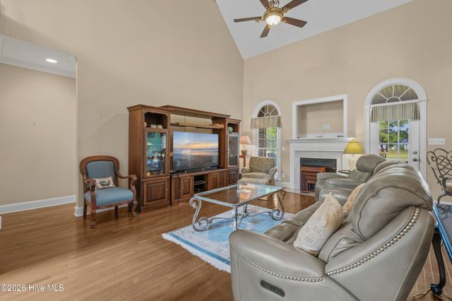417 Crow Creek Drive NW, Calabash, NC 28467