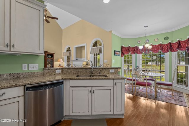 417 Crow Creek Drive NW, Calabash, NC 28467