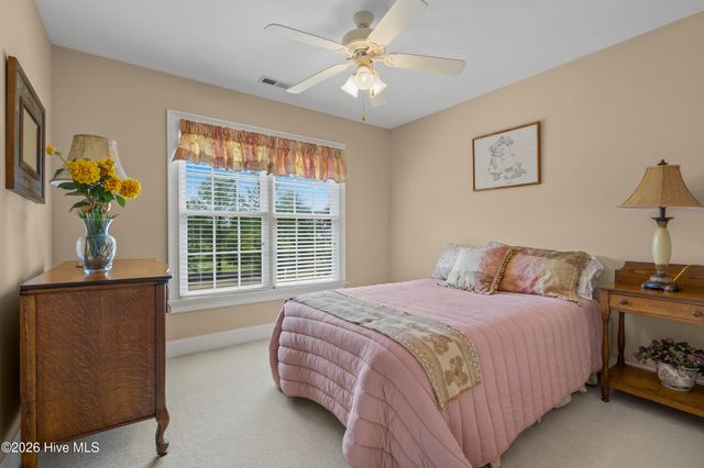 417 Crow Creek Drive NW, Calabash, NC 28467