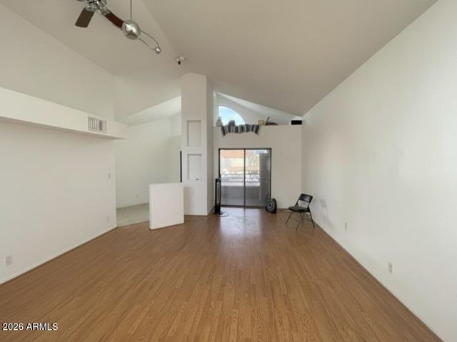 10301 N 70th Street 202, Paradise Valley, AZ 85253