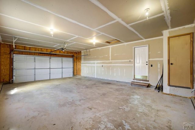 528 S Bellflower Dr, Pueblo West, CO 81007