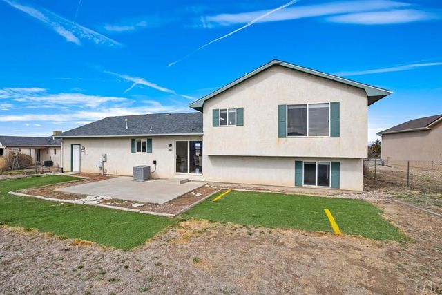 528 S Bellflower Dr, Pueblo West, CO 81007