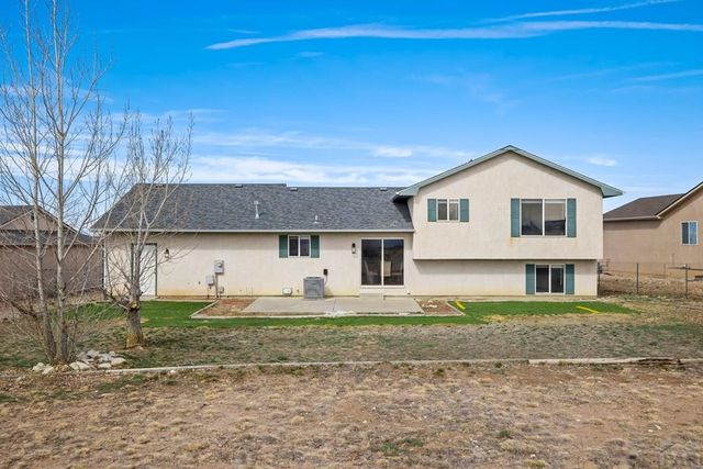 528 S Bellflower Dr, Pueblo West, CO 81007
