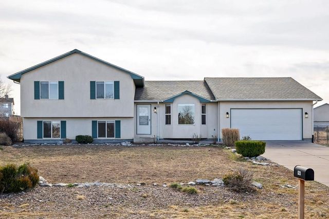 528 S Bellflower Dr, Pueblo West, CO 81007