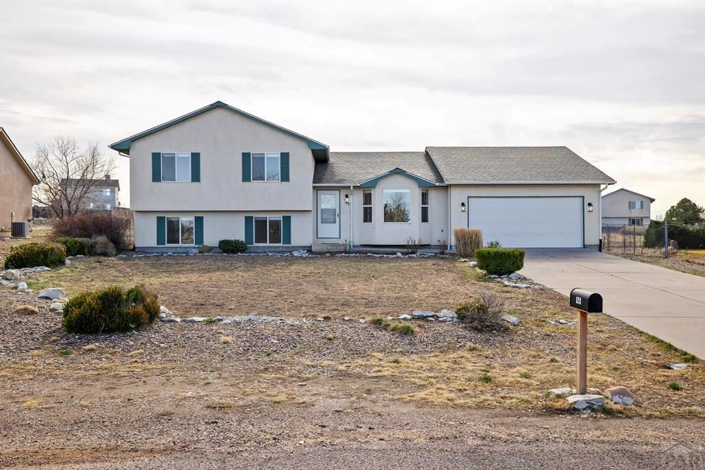 528 S Bellflower Dr, Pueblo West, CO 81007