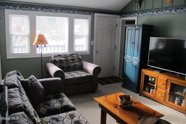 17 Beckers Drive, Bolton, NY 12814