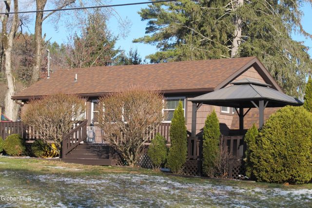 17 Beckers Drive, Bolton, NY 12814