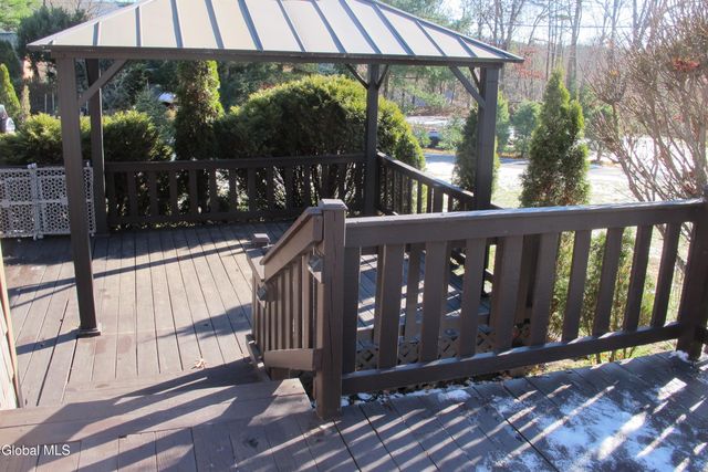 17 Beckers Drive, Bolton, NY 12814