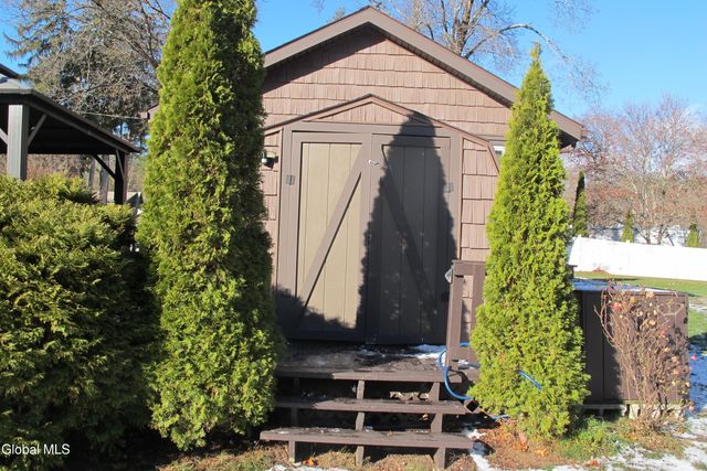 17 Beckers Drive, Bolton, NY 12814