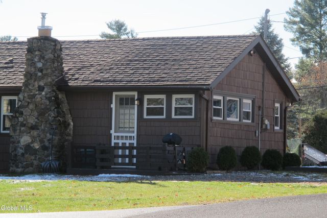 17 Beckers Drive, Bolton, NY 12814