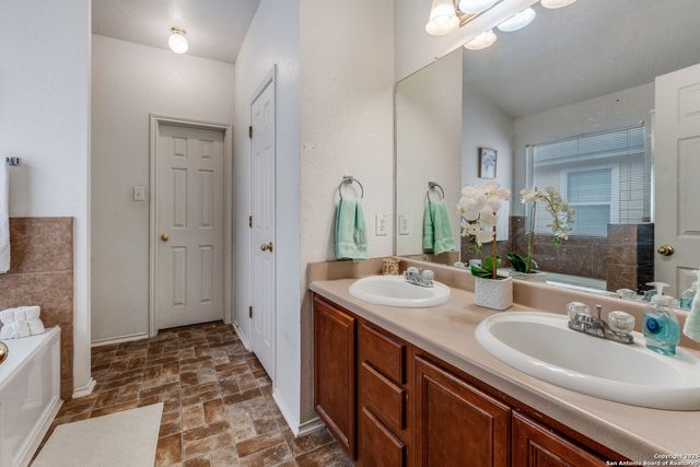 6110 Outlook Ridge, San Antonio, TX 78233