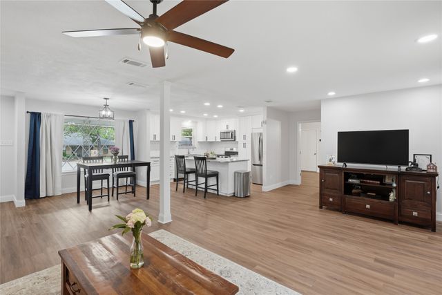 217 Spruce Circle, Azle, TX 76020