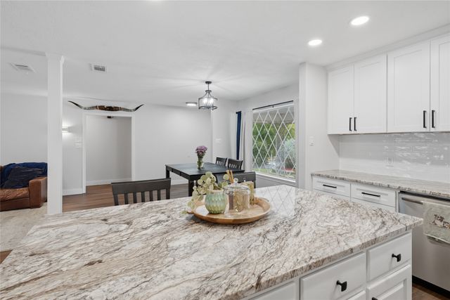 217 Spruce Circle, Azle, TX 76020