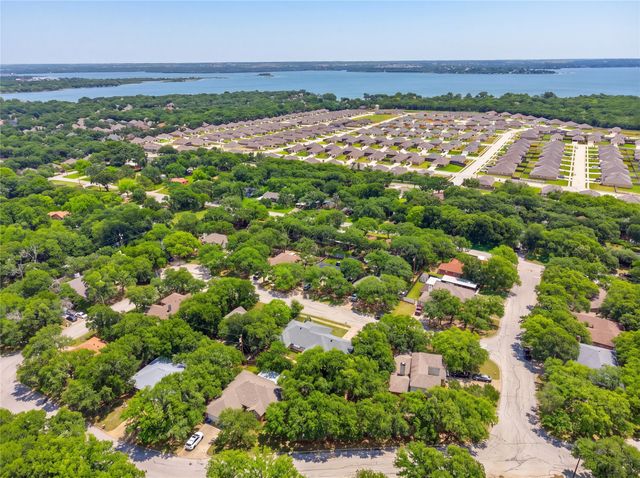 217 Spruce Circle, Azle, TX 76020
