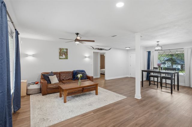 217 Spruce Circle, Azle, TX 76020
