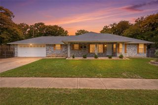 217 Spruce Circle, Azle, TX 76020
