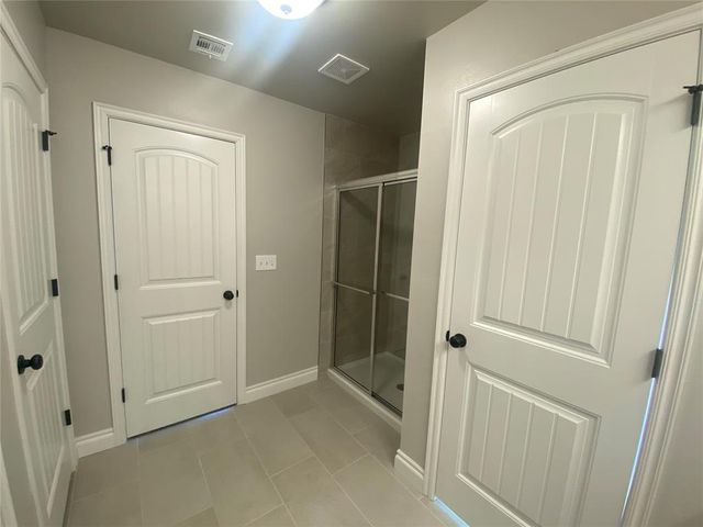 4509 Black Mesa Lane, Yukon, OK 73099