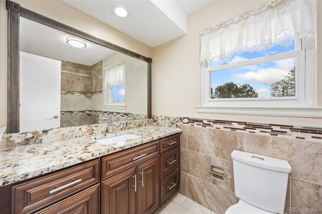 4070 S Willow Way, Denver, CO 80237