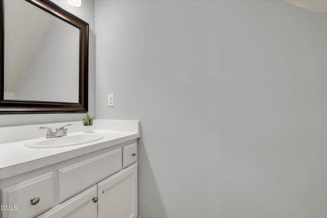 912 Stable Ridge Drive, Holly Springs, NC 27540